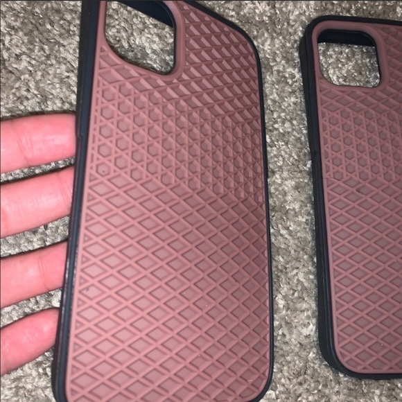 >💟FREE WITH $140. PURCHASE OR $21 iPHONE CASE THICK SHOE LIKE VANS BRAND NEW - Picture 3 of 13